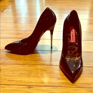 Betsey Johnson Black Patent Pumps